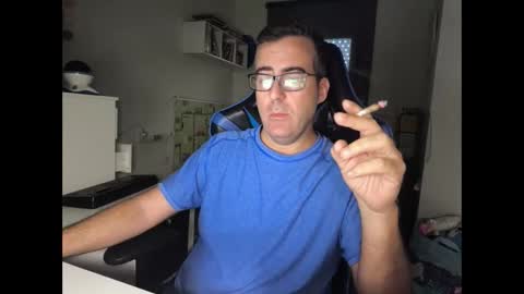 Snapshot of ditos_c chatting on October 28, 8:29 am ditos_c online show from October 28, 8:29 am