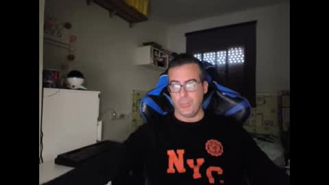 Snapshot of ditos_c chatting on October 31, 9:54 am ditos_c online show from October 31, 9:54 am