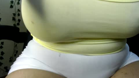 Snapshot of divadirty chatting on December 21, 3:53 pm Mari online show from December 21, 3:53 pm