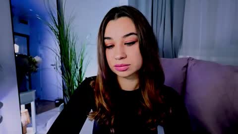 Tia online show from September 17, 8:43 pm