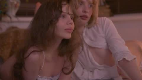 Eva and Lucia online show from June 11, 10:08 pm