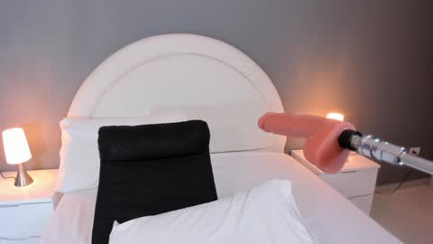 Snapshot of divine_sin chatting on January 25, 10:39 pm divine_sin online show from January 25, 10:39 pm