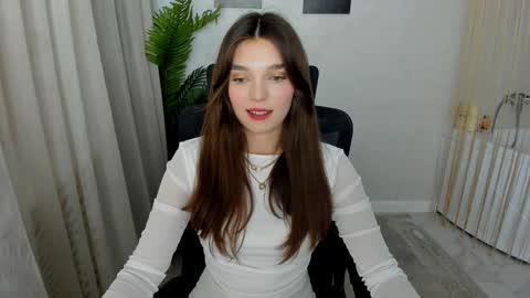 Hannah online show from November 18, 12:31 pm