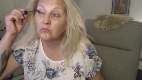 Snapshot of divineblond chatting on June 13, 7:01 pm Alexxa online show from June 13, 7:01 pm