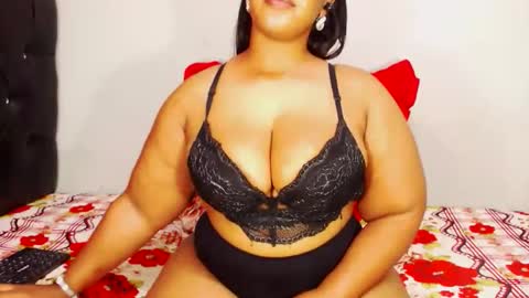 divinebooty93 online show from January 10, 6:15 am