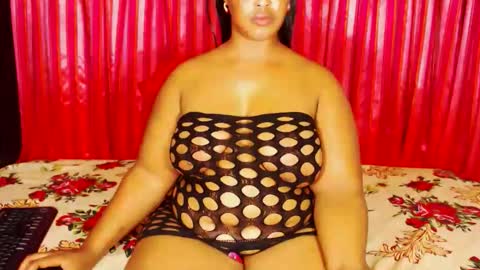 divinebooty93 online show from February 26, 6:29 pm