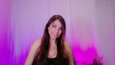 Snapshot of divinelynn chatting on January 23, 7:29 pm DivineLynn online show from January 23, 7:29 pm