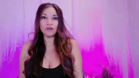 Snapshot of divinelynn chatting on January 25, 2:25 pm DivineLynn online show from January 25, 2:25 pm