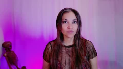 Snapshot of divinelynn chatting on February 9, 3:23 pm DivineLynn online show from February 9, 3:23 pm