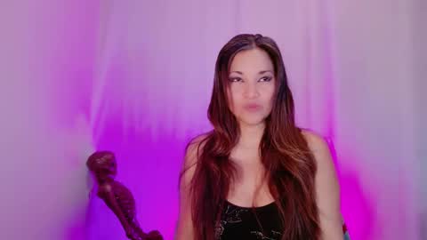 Snapshot of divinelynn chatting on February 16, 5:48 pm DivineLynn online show from February 16, 5:48 pm