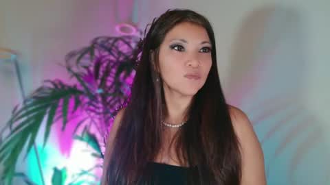 DivineLynn online show from July 12, 1:57 pm
