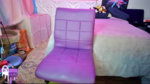 Jade Divyne online show from December 4, 5:49 am