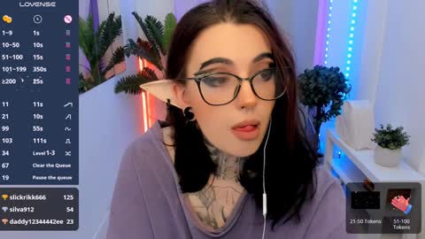 dixipixi_ online show from December 8, 8:30 am