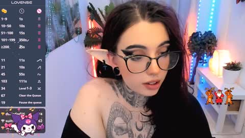 dixipixi_ online show from December 29, 8:44 am