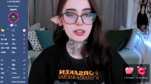 dixipixi_ online show from February 1, 11:54 am