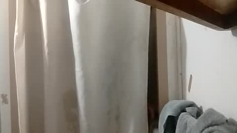 Snapshot of dixonbird41 chatting on September 23, 10:18 am dixonbird41 online show from September 23, 10:18 am