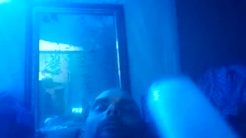 Snapshot of dixonbird41 chatting on December 21, 9:27 am dixonbird41 online show from December 21, 9:27 am