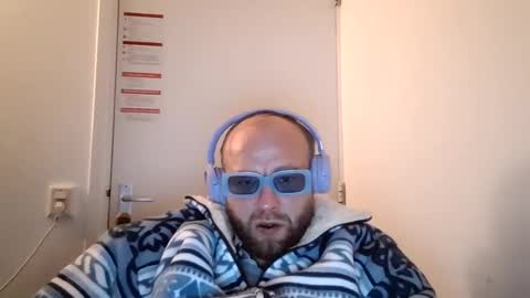 Snapshot of djschoor chatting on October 19, 7:25 pm djschoor online show from October 19, 7:25 pm