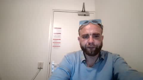 Snapshot of djschoor chatting on October 20, 7:31 am djschoor online show from October 20, 7:31 am