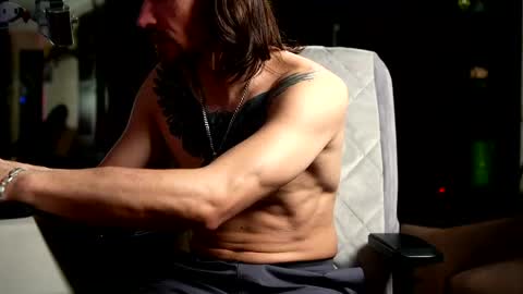 Snapshot of dl_raven chatting on May 22, 6:20 am Silverhand online show from May 22, 6:20 am