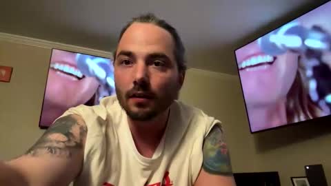 Snapshot of dmoneyyy1124 chatting on May 5, 1:57 am dmoneyyy1124 online show from May 5, 1:57 am