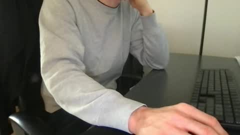 Snapshot of doctor_luv_69 chatting on April 29, 6:28 am doctor_luv_69 online show from April 29, 6:28 am