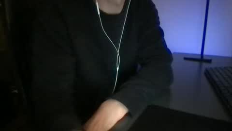 Snapshot of doctor_luv_69 chatting on May 18, 7:52 pm doctor_luv_69 online show from May 18, 7:52 pm