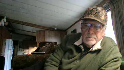 Snapshot of doingmyself69 chatting on November 13, 7:35 pm doingmyself69 online show from November 13, 7:35 pm