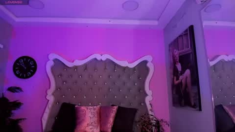 Snapshot of dolarcity760752 chatting on November 21, 6:12 am dolarcity760752 online show from November 21, 6:12 am