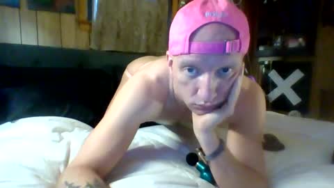 doll1028064212 online show from March 2, 10:49 pm