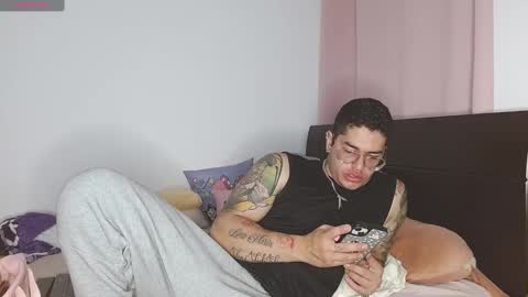 Auro and Santiago online show from January 15, 2:27 am