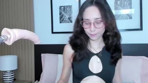 Bella  online show from November 13, 8:08 pm