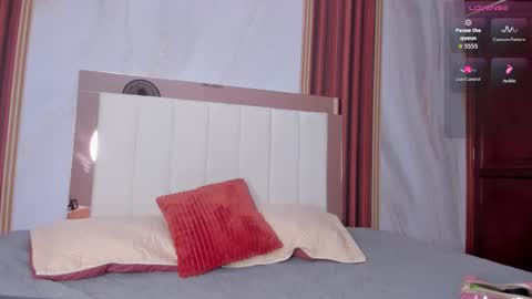 doll_daisy_ online show from November 7, 10:59 am