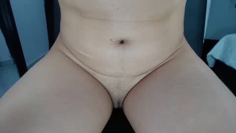 Snapshot of doll_dollys_ chatting on February 19, 2:33 am doll_dollys_ online show from February 19, 2:33 am