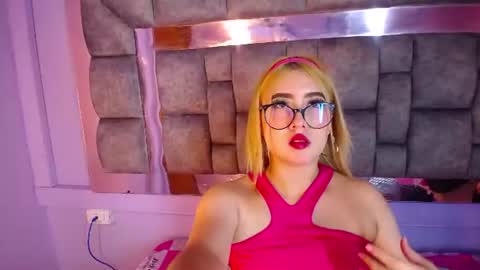 Snapshot of doll_kitty_ chatting on July 7, 11:58 am Kitty online show from July 7, 11:58 am