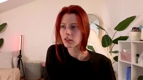 Your doll Lesli online show from December 19, 9:27 am