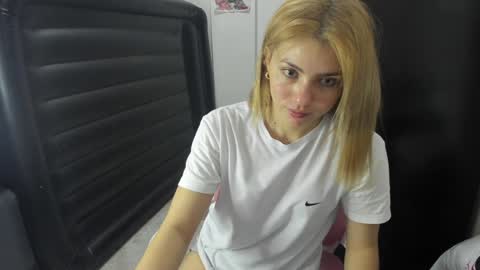 doll_oriana online show from December 26, 4:58 pm