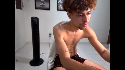 DollarHot30 online show from February 18, 2:07 am