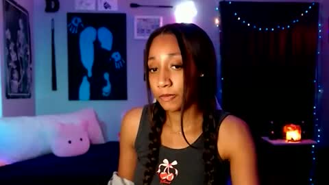 Snapshot of dollfacebeauty_x chatting on October 19, 1:50 am Princess DollfaceBeauty online show from October 19, 1:50 am