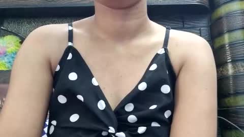 dollmeenu online show from October 7, 6:10 am