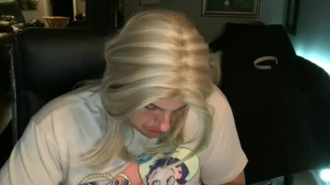 dollwithdepth online show from July 14, 2:27 am