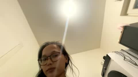 dolly2425 online show from March 29, 7:25 pm