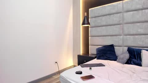 Snapshot of dolly_brownc chatting on February 23, 4:46 pm dolly_brownc online show from February 23, 4:46 pm