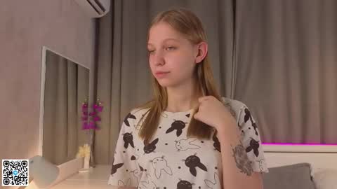 Emilia online show from September 11, 6:19 pm