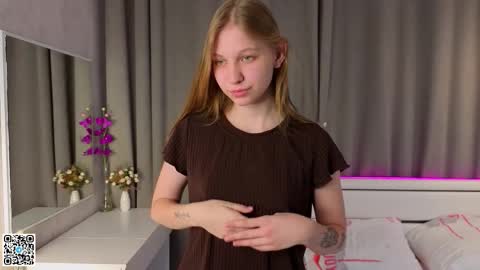 Emilia online show from October 5, 6:39 pm