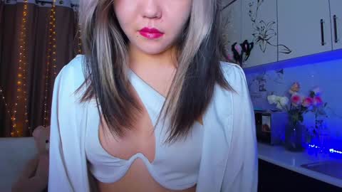 Snapshot of dollyiaa chatting on January 20, 2:22 am Dollya online show from January 20, 2:22 am