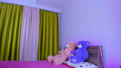 Snapshot of dollyiaa chatting on September 27, 12:54 pm Dollya online show from September 27, 12:54 pm