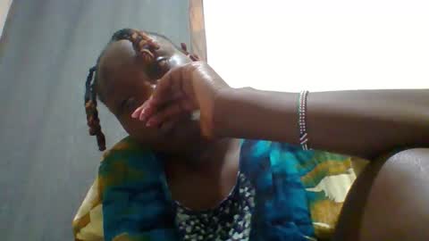 dollyvee online show from November 28, 3:14 pm