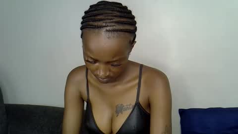 Snapshot of dolsexy chatting on May 10, 9:47 am dolsexy online show from May 10, 9:47 am