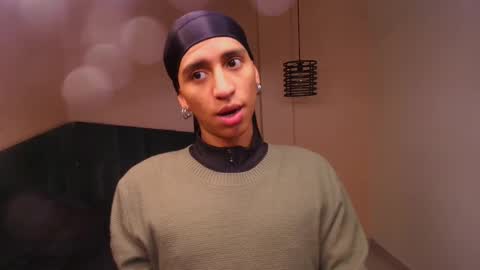 Snapshot of dom_veneno chatting on September 14, 7:24 pm dom_veneno online show from September 14, 7:24 pm